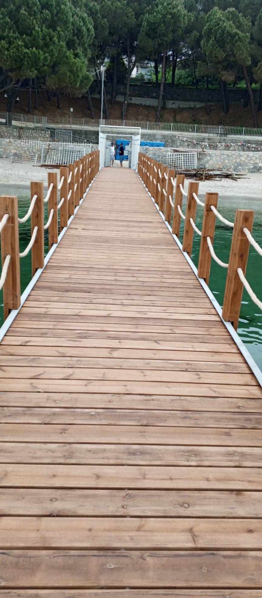 Mukan Marine tarafından yapılan ahşap iskele